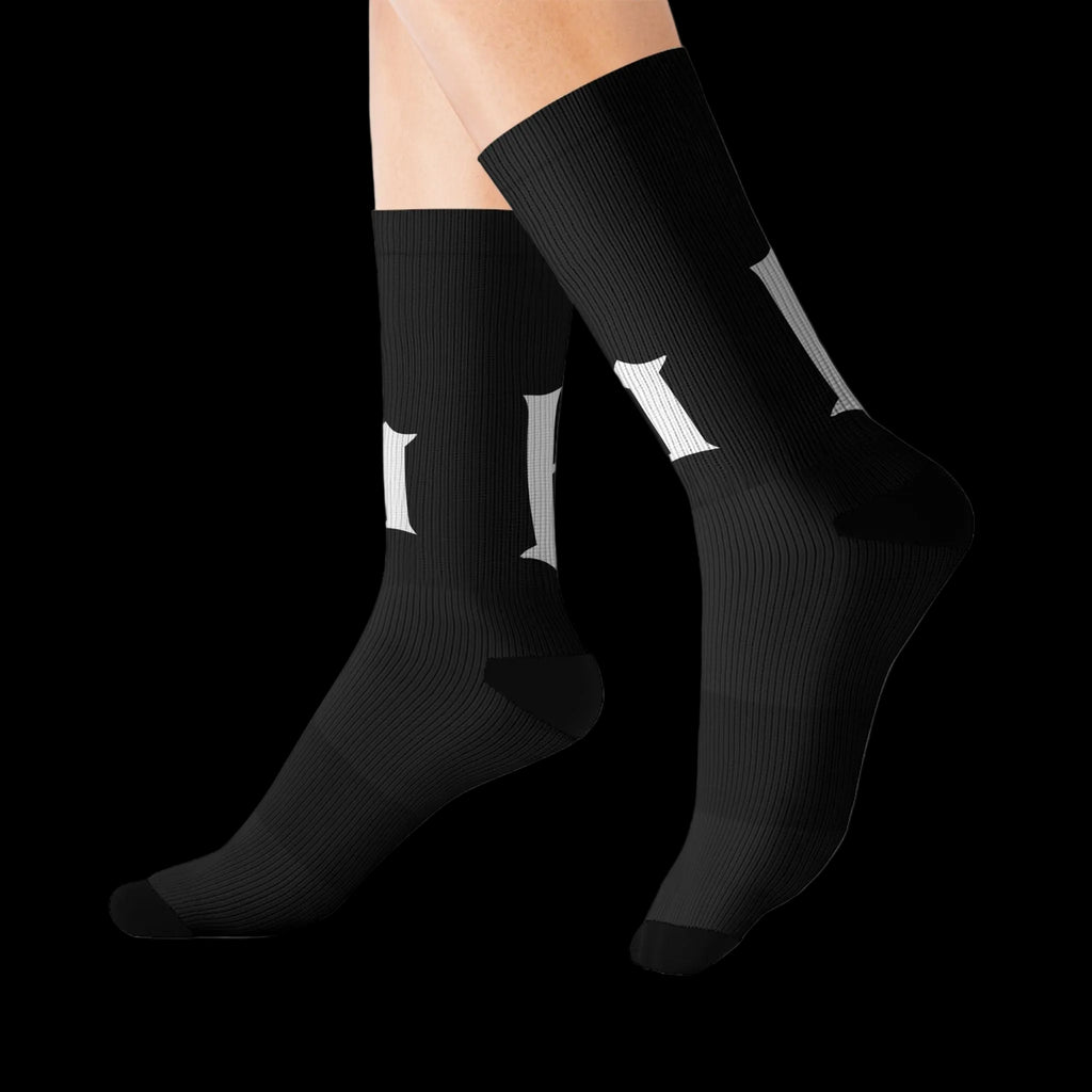 'b' Coy Crew Socks